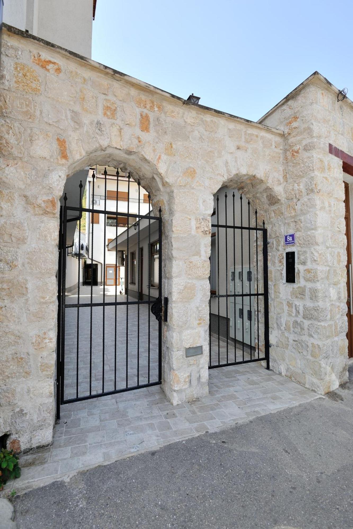 Captain'S Luxury Apartments Mostar Exterior photo
